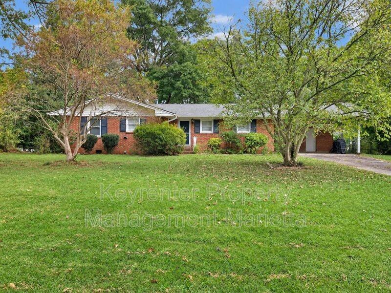 3230 Lamar Cir Se - Photo 2 of 20