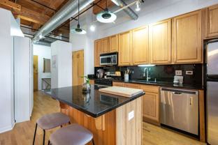 1740 N Maplewood Ave ##207 - Photo 1 of 1
