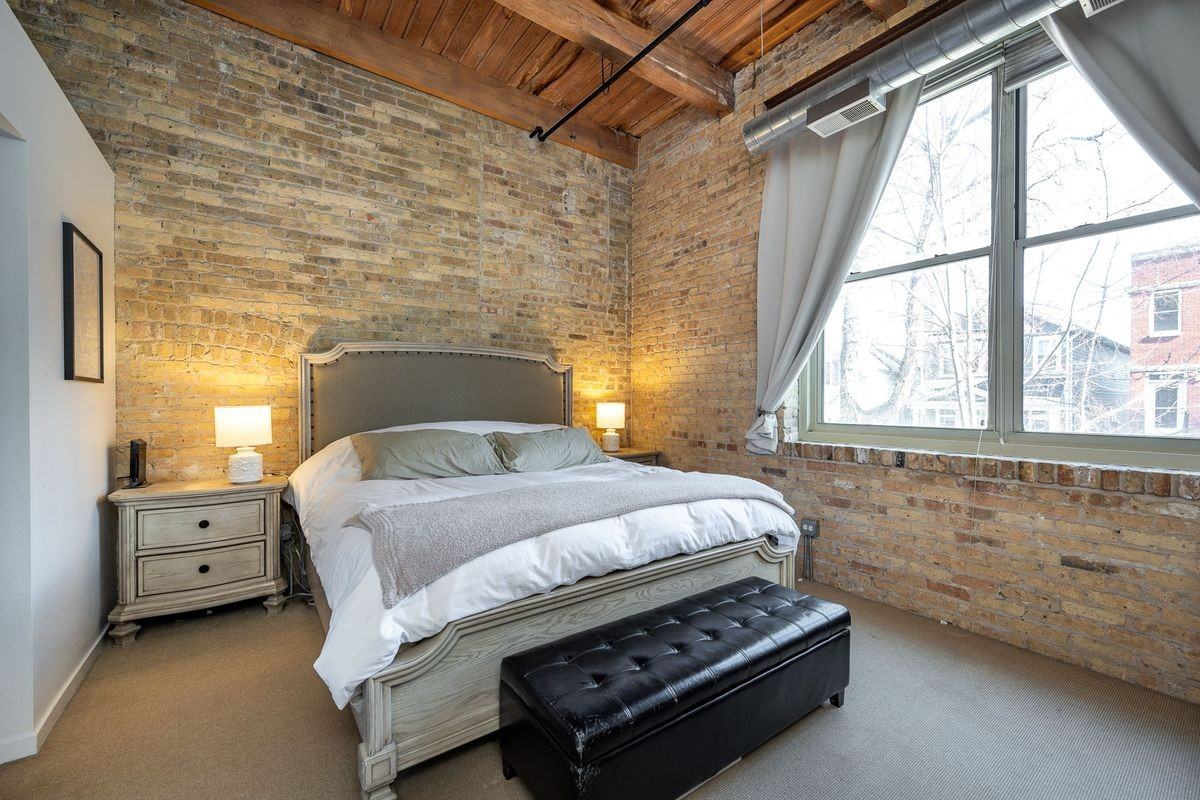 1740 N Maplewood Ave ##207 - Photo 3 of 15