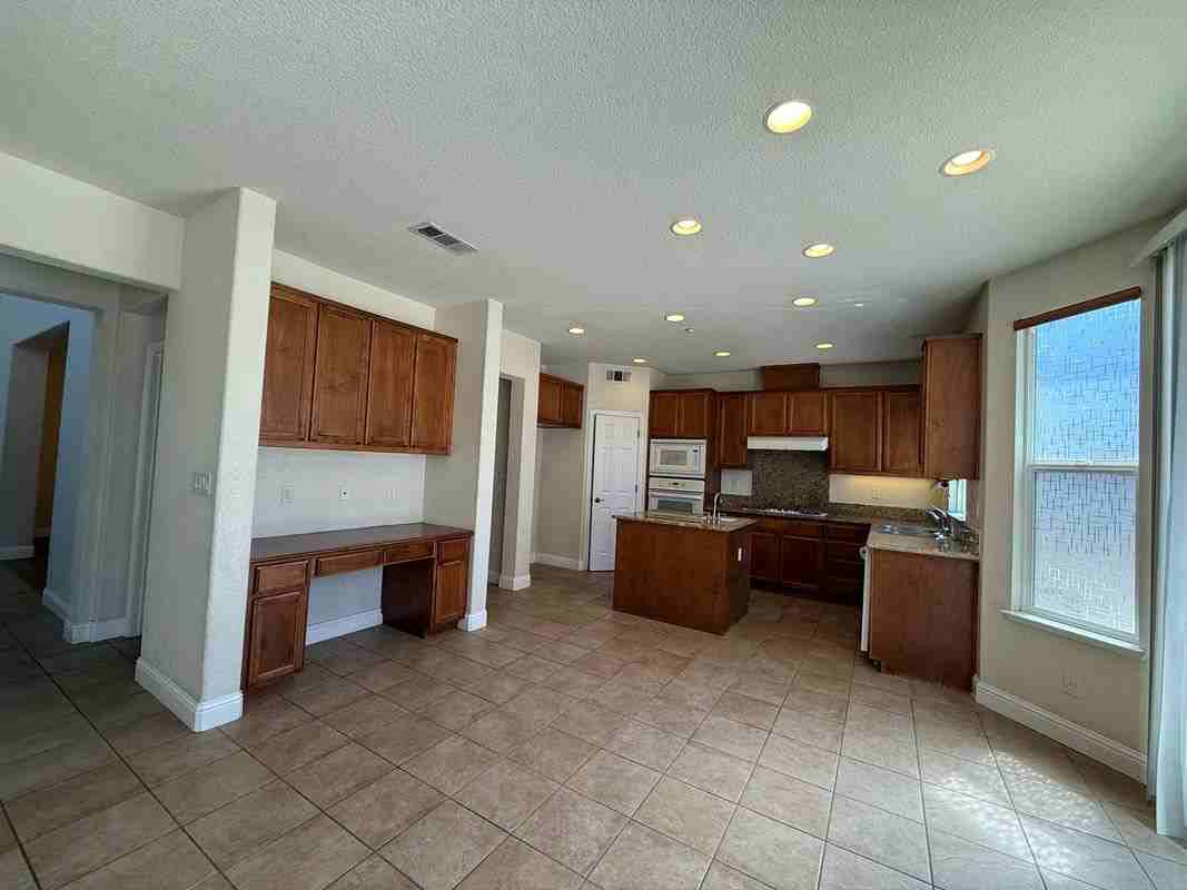 1760 Anastasia Dr - Photo 2 of 12