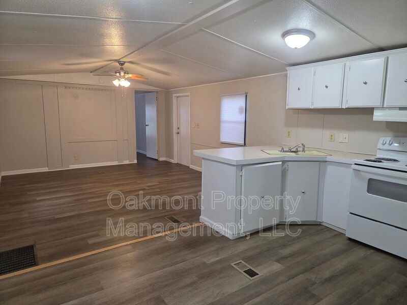 134 Joy Dr - Photo 5 of 11