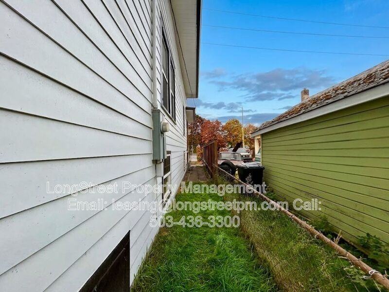 3520 Se 7th Ave - Photo 3 of 31