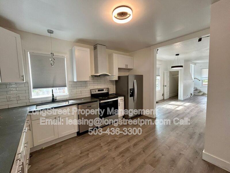 3520 Se 7th Ave - Photo 4 of 31