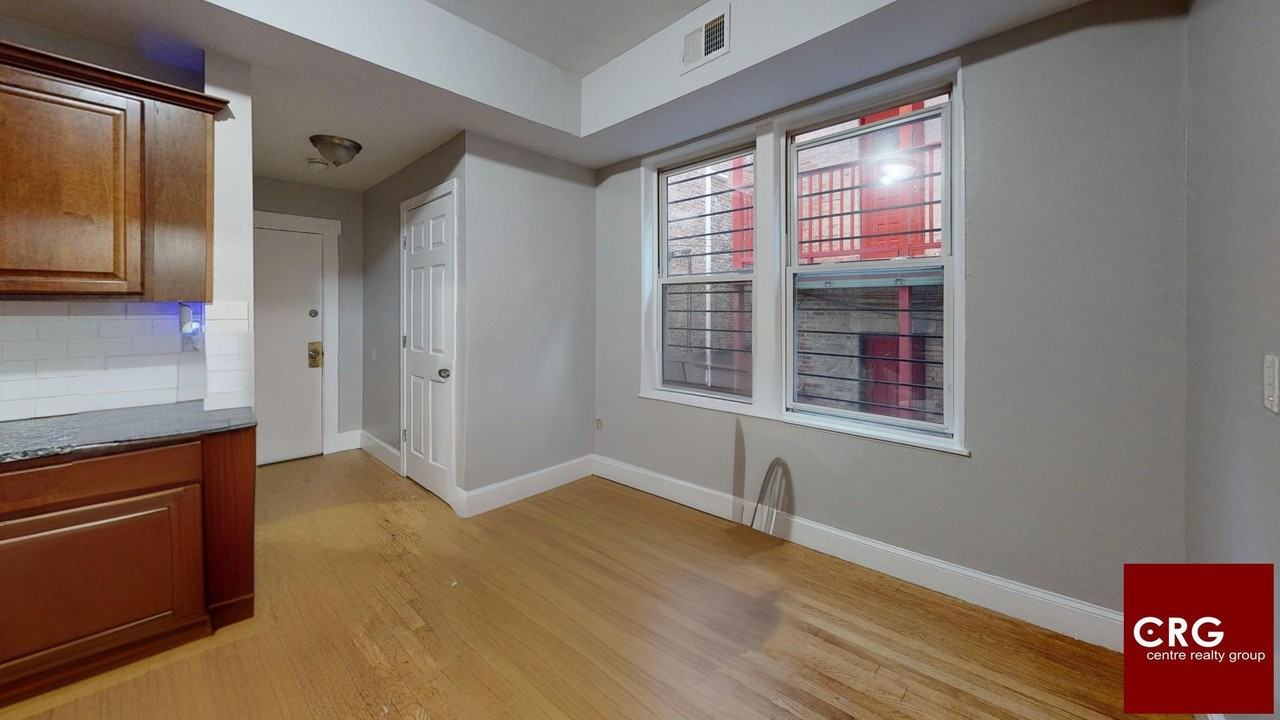 110 Harold St #1 - Photo 3 of 12
