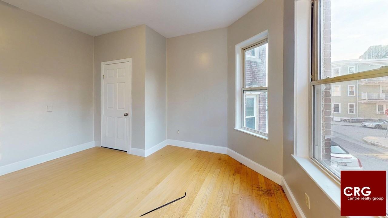 110 Harold St #1 - Photo 7 of 12
