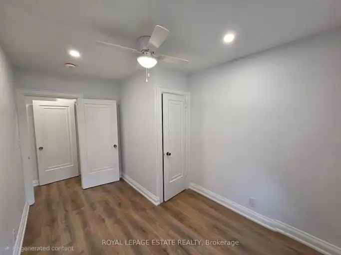 839 Coxwell Ave - Photo 4 of 14