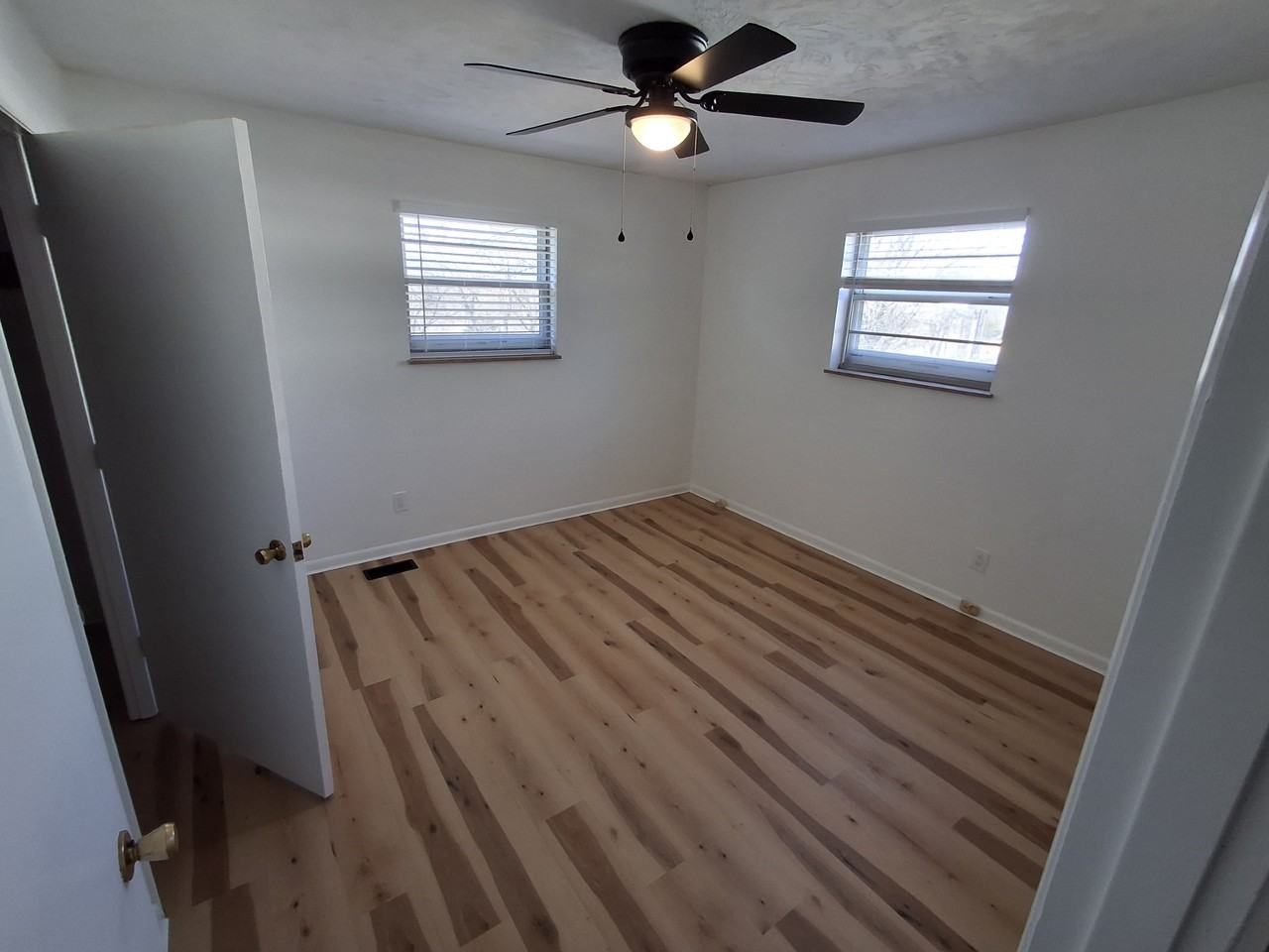 838840 Jarnigan Ave #838 - Photo 6 of 15