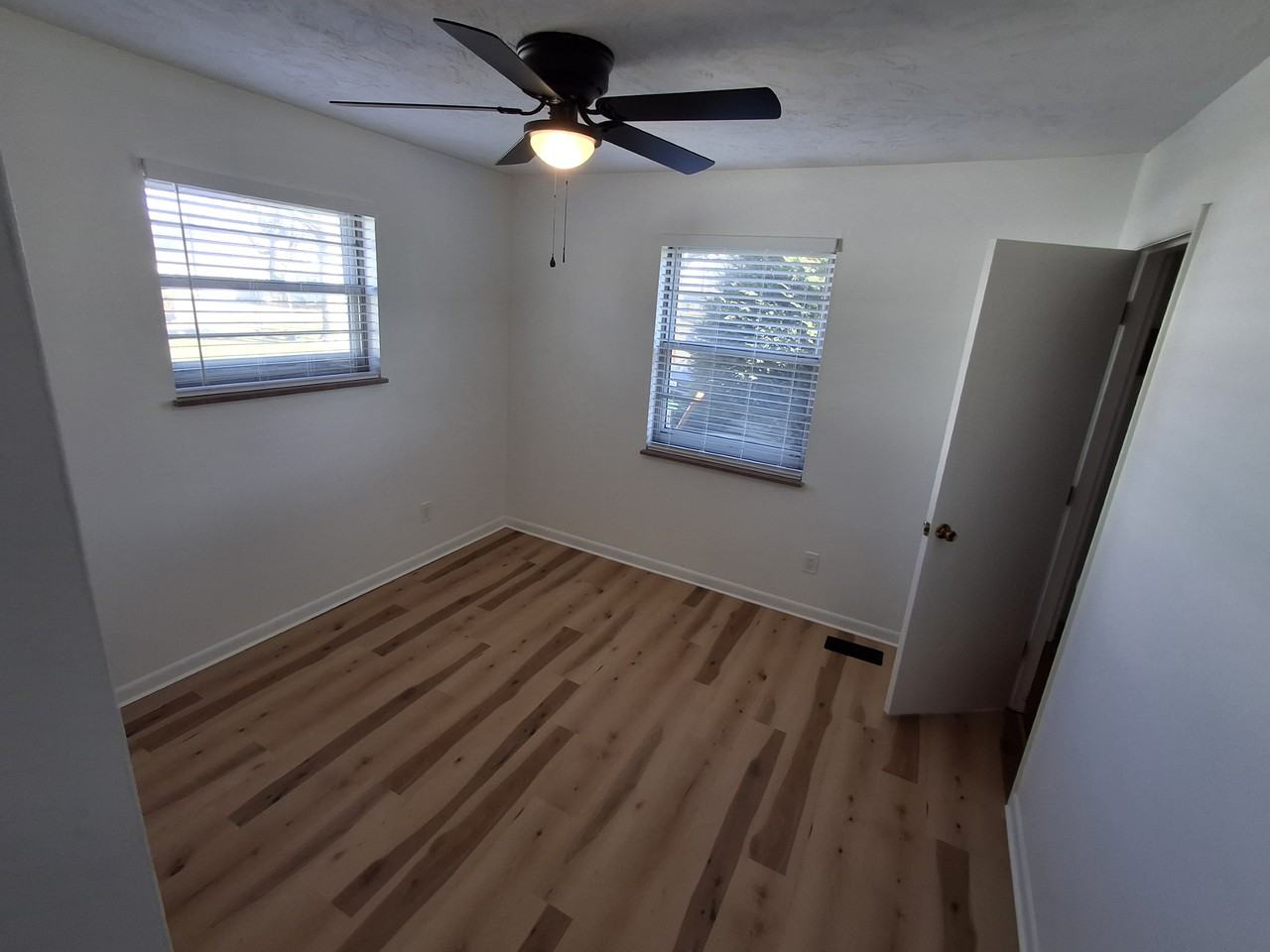 838840 Jarnigan Ave #838 - Photo 7 of 15