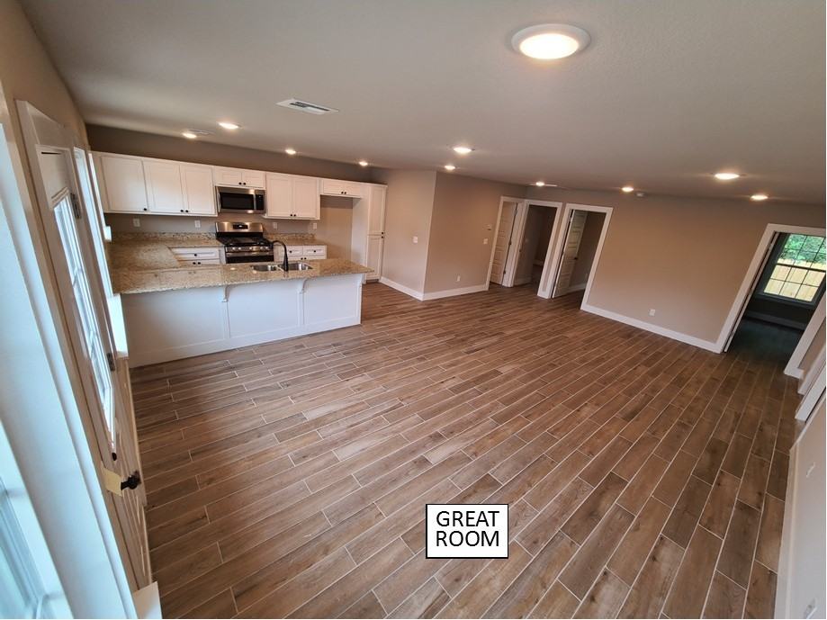 811 Young St #B - Photo 6 of 19
