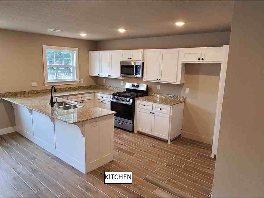 811 Young St #B - Photo 7 of 19