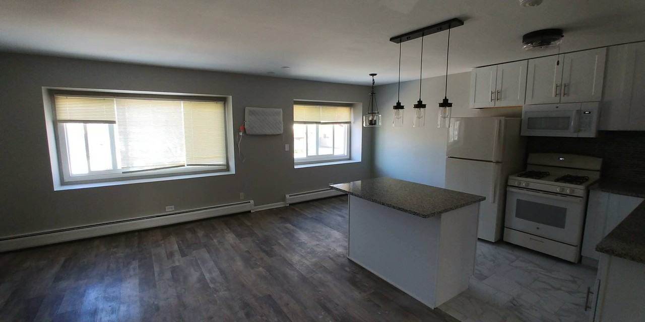 775 Jefferson Ave #4 - Photo 4 of 7