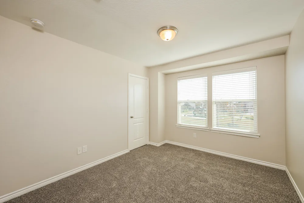 221 Colonial Blf #NA - Photo 4 of 8