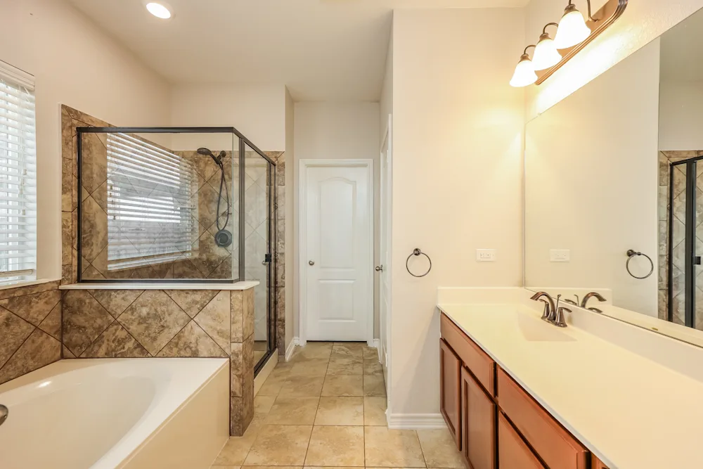 221 Colonial Blf #NA - Photo 6 of 8