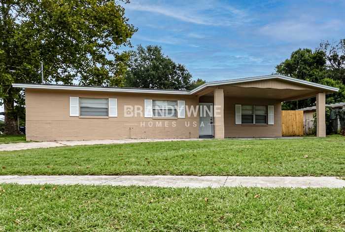 5649 Falcon St W - Photo 2 of 23