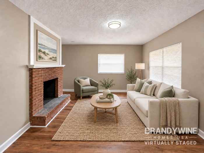 5649 Falcon St W - Photo 3 of 23
