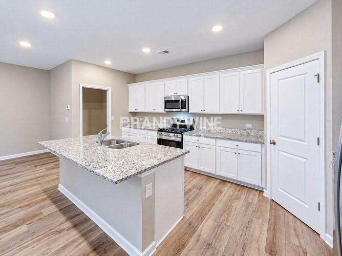 628 Friesland Dr - Photo 6 of 26