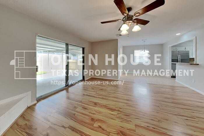 1920 Crooked Creek Ln - Photo 4 of 23