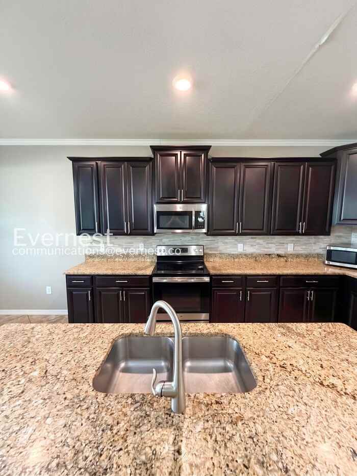 13247 Wellington Hills Dr - Photo 2 of 32
