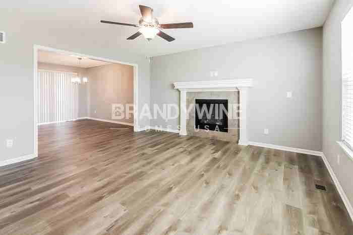 602 Winter Dr - Photo 5 of 33