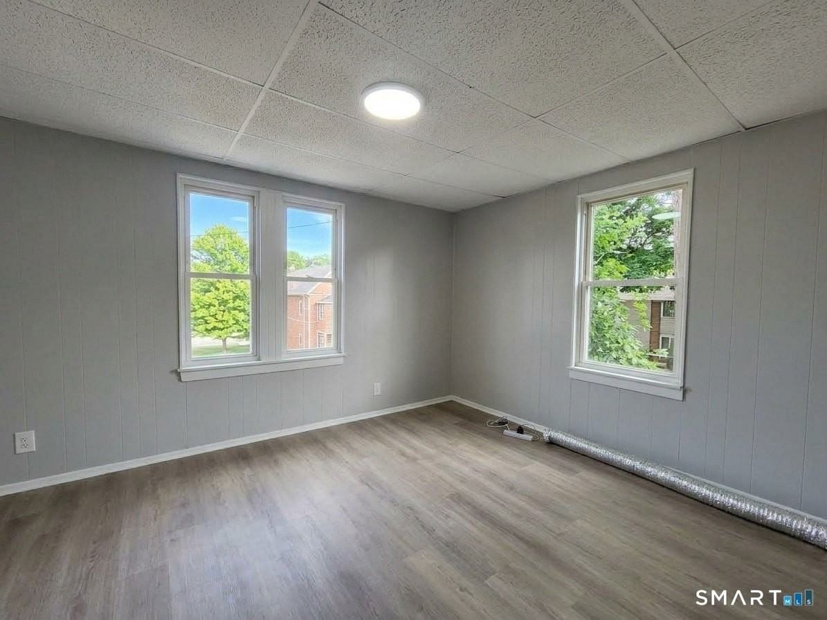 67 Burton St #1stFL - Photo 2 of 7