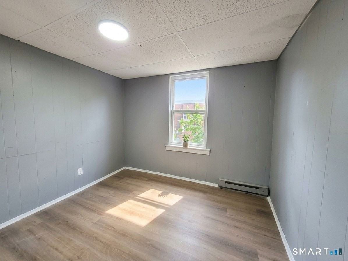 67 Burton St #1stFL - Photo 3 of 7