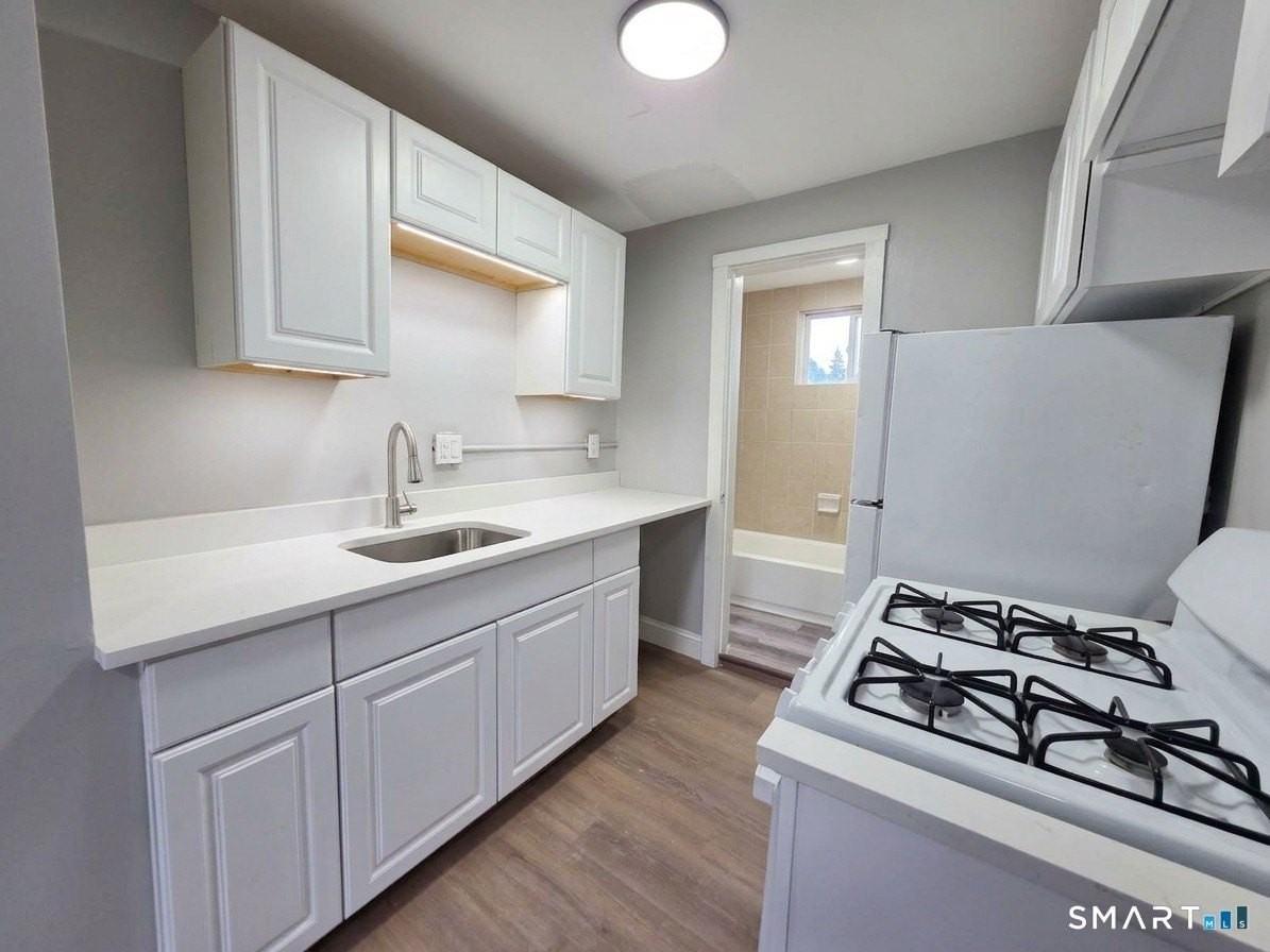 67 Burton St #1stFL - Photo 4 of 7