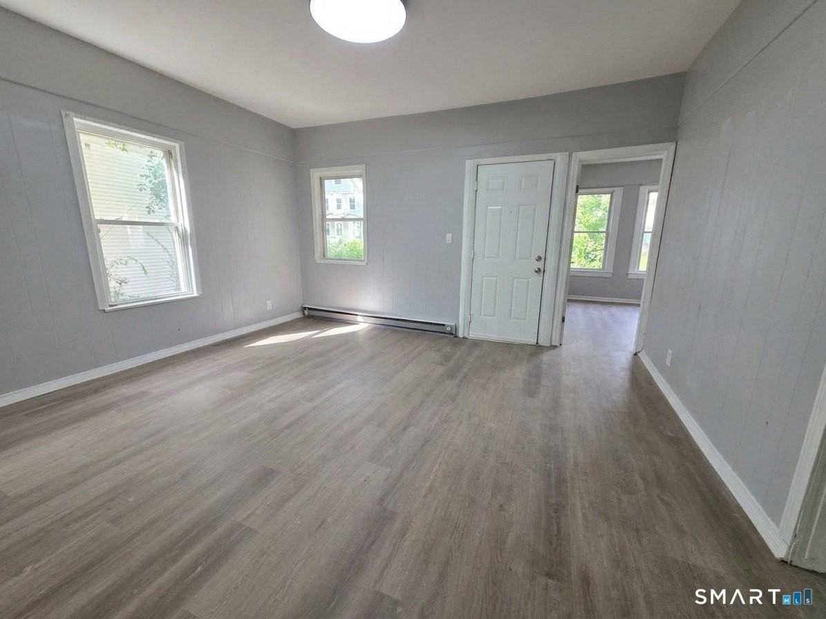 67 Burton St #1stFL - Photo 6 of 7