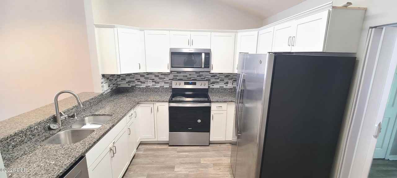 3524 Forest Branch Dr #F - Photo 5 of 32