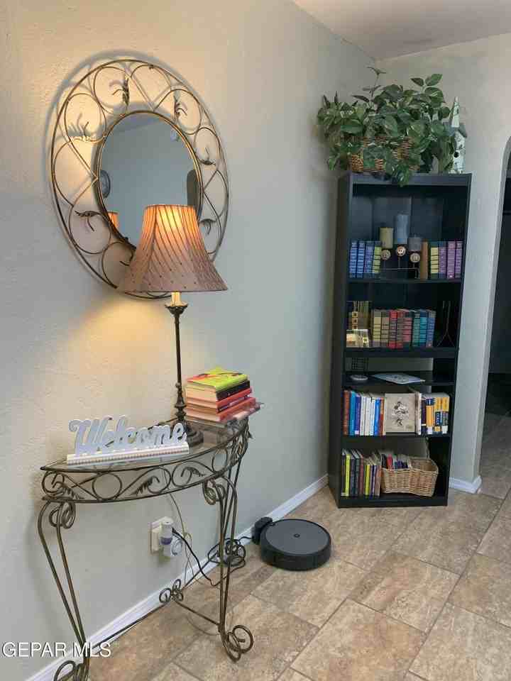 5909 Trowbridge Dr - Photo 3 of 29