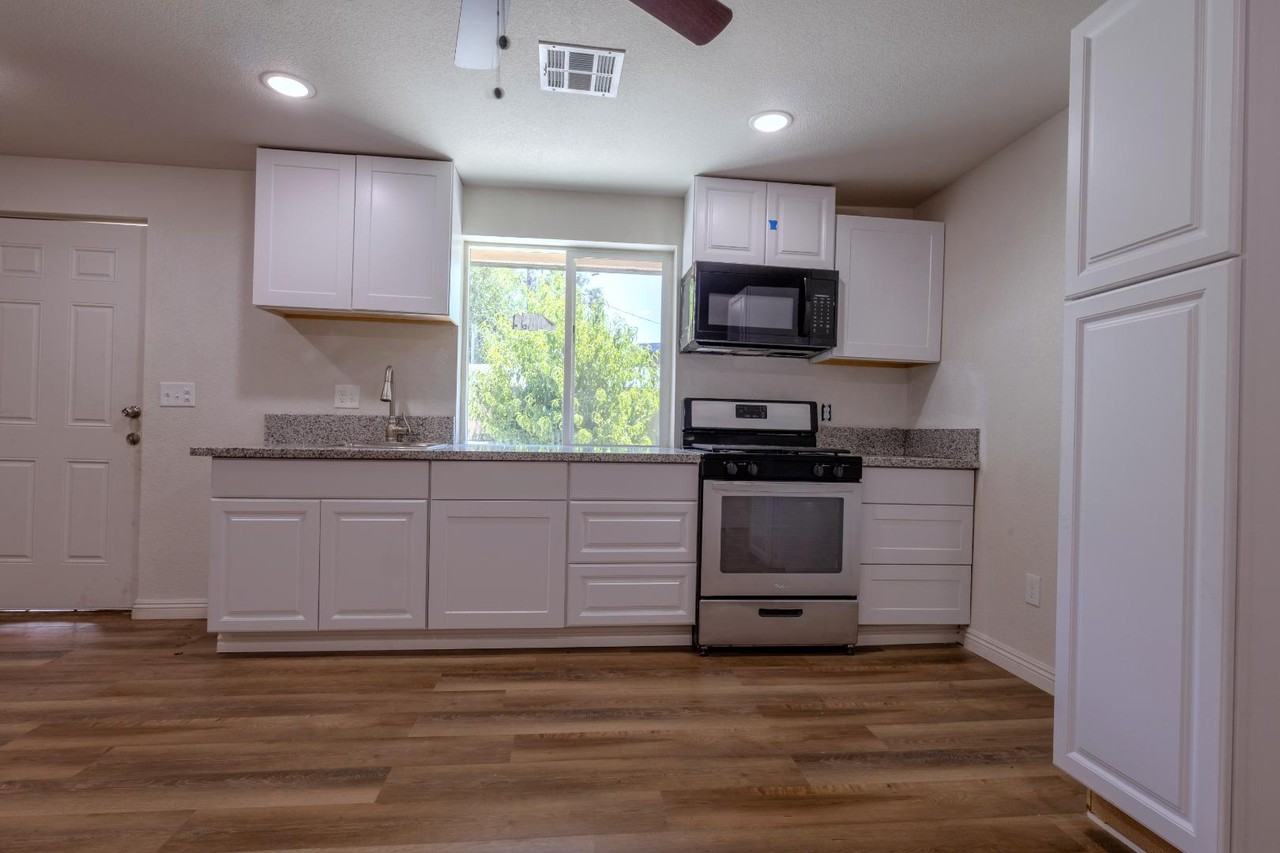 3232 Sanguinetti Ln - Photo 2 of 10
