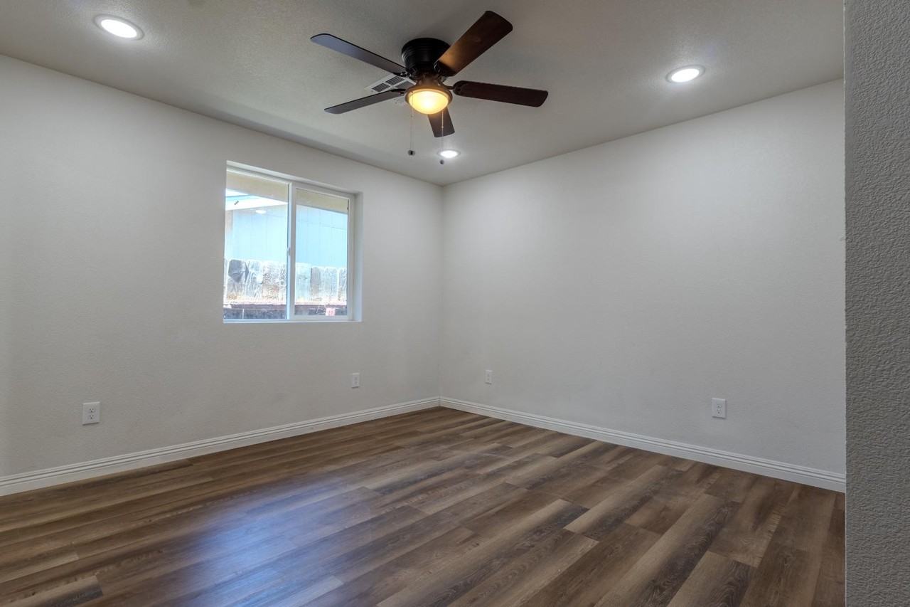 3232 Sanguinetti Ln - Photo 7 of 10