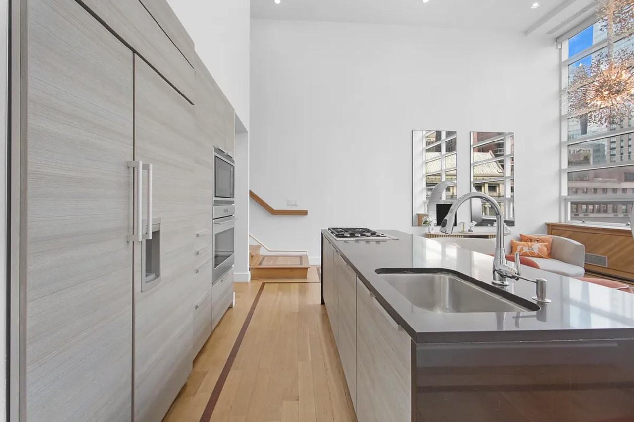 Lexington Ave #3R - Photo 3 of 7