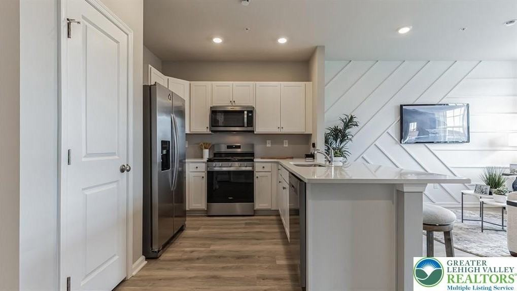 1272 Susan Cir - Photo 2 of 29