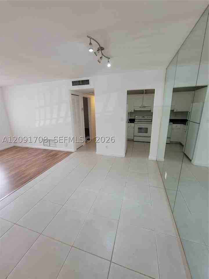 3550 Nw 8th Ave #505 - Photo 4 of 13