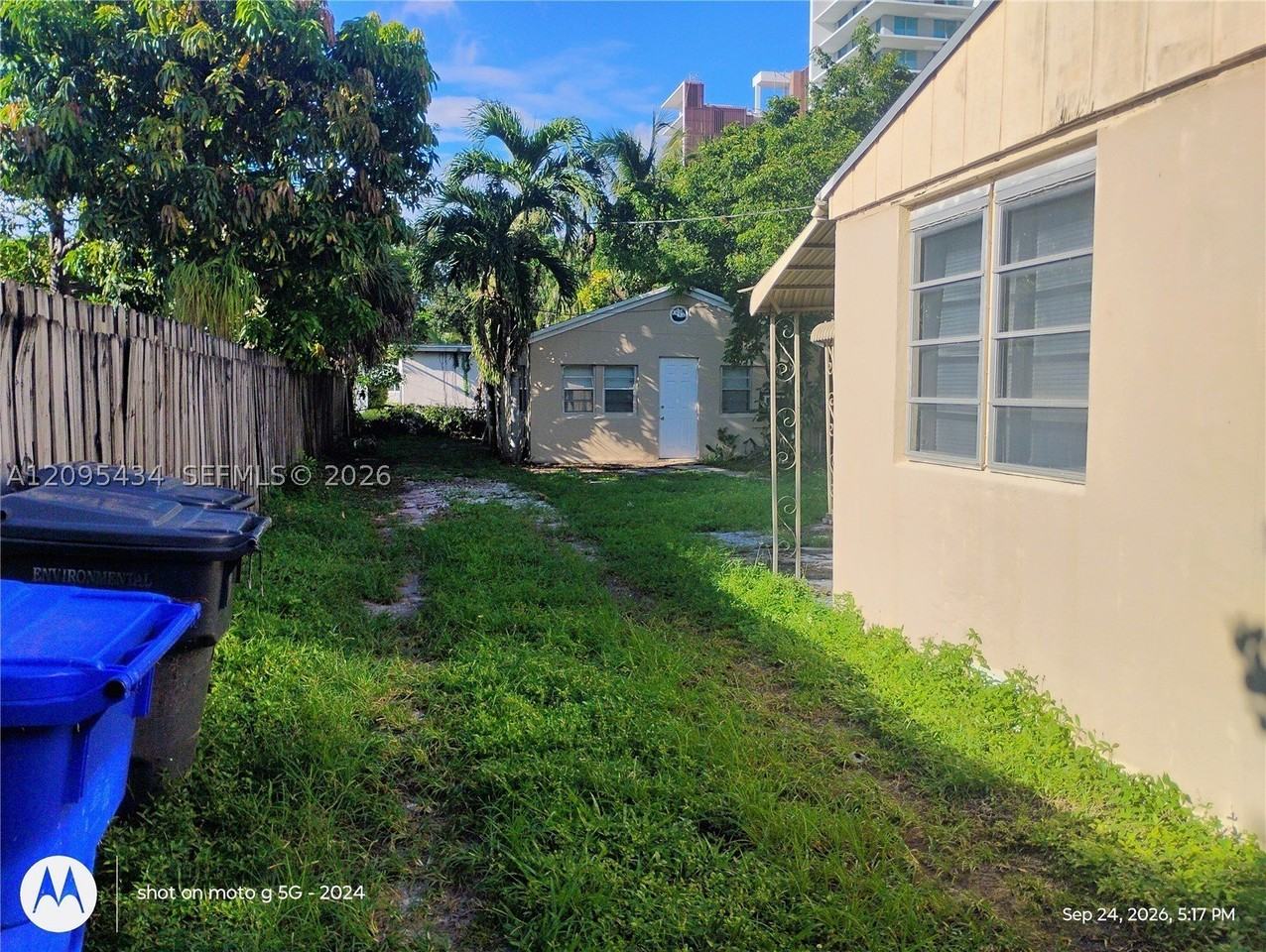 1817 Coolidge St #2 - Photo 3 of 15