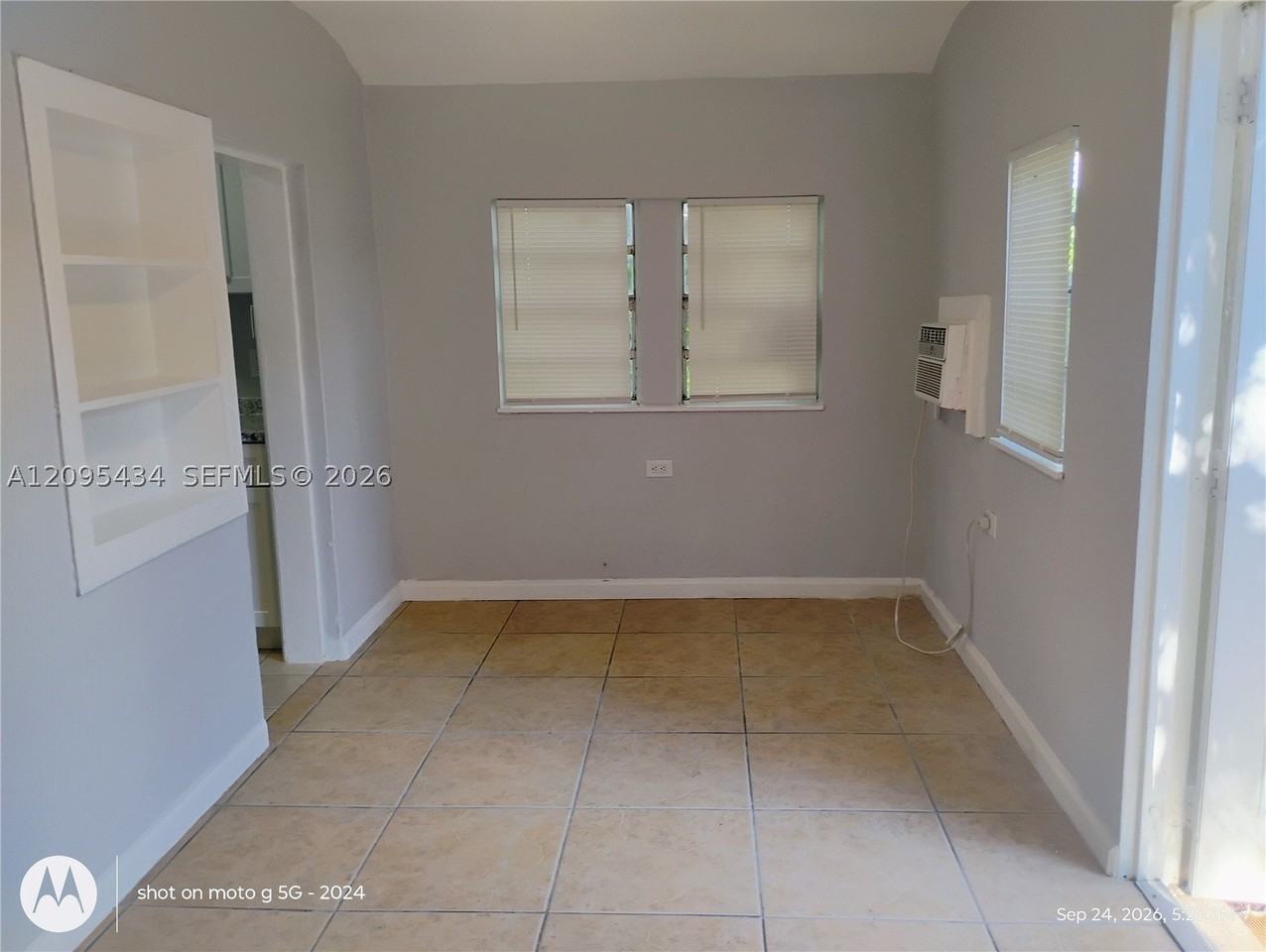 1817 Coolidge St #2 - Photo 7 of 15