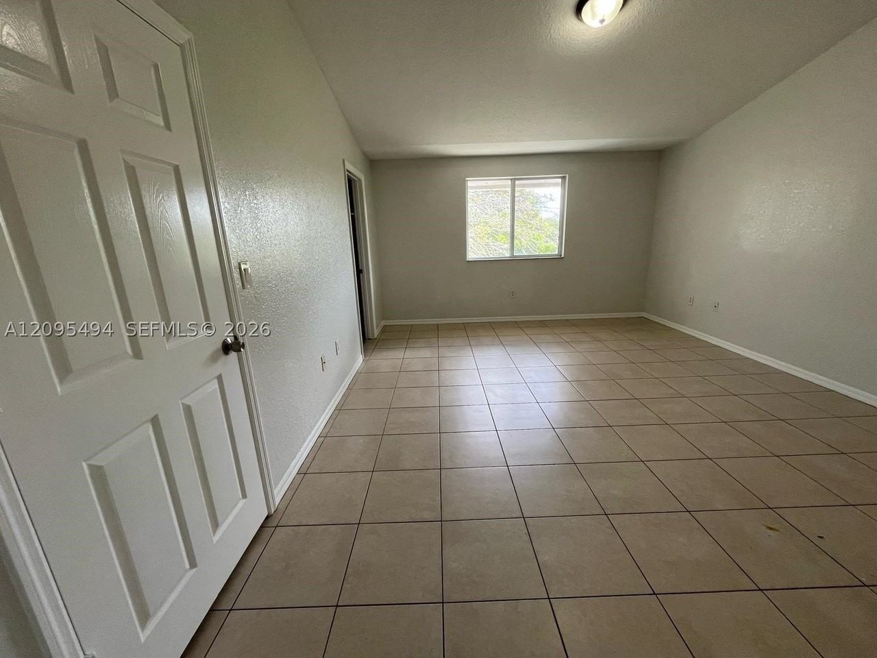 1675 Se 9th Ter - Photo 7 of 15