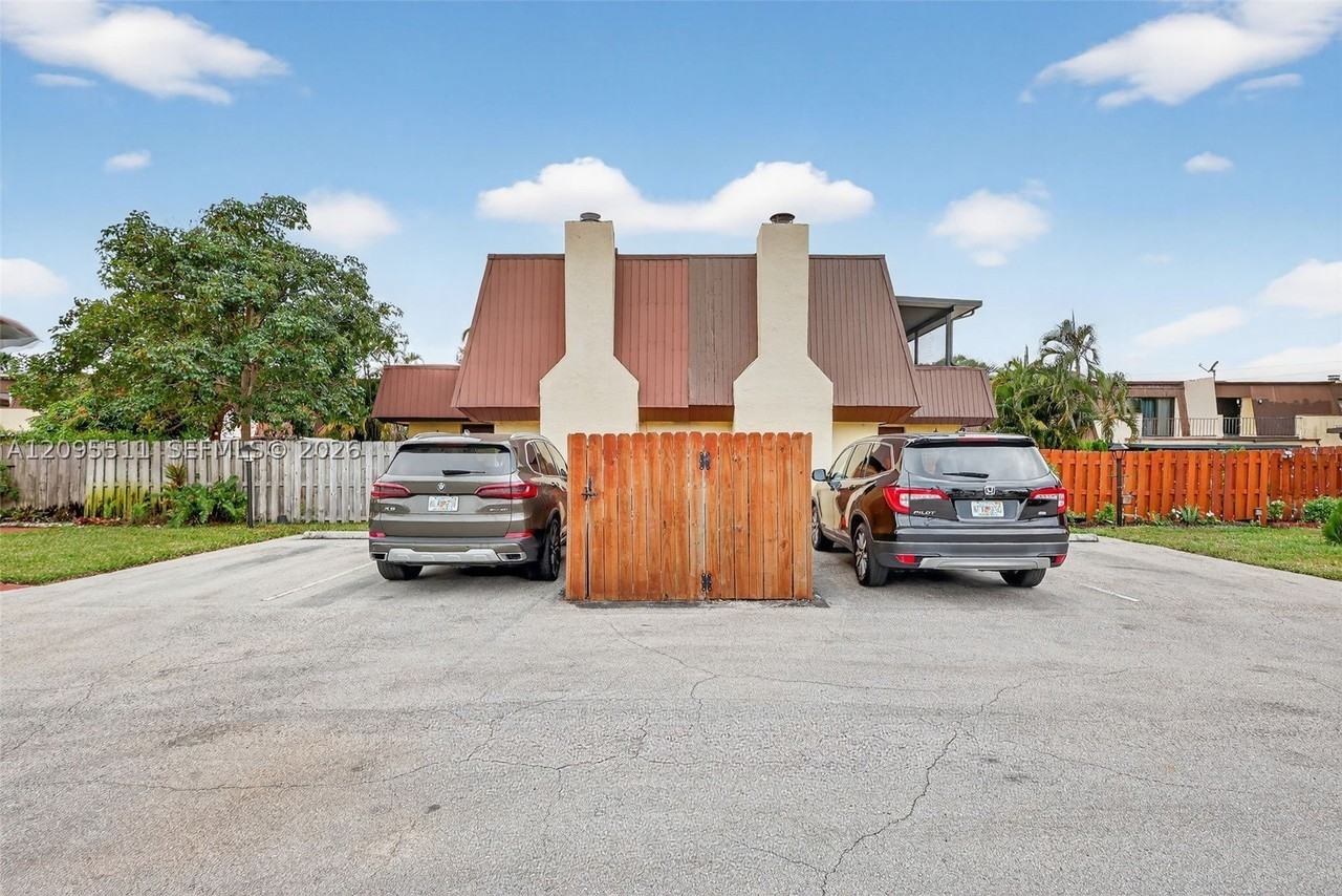 3516 Gardens East Dr #A - Photo 4 of 44