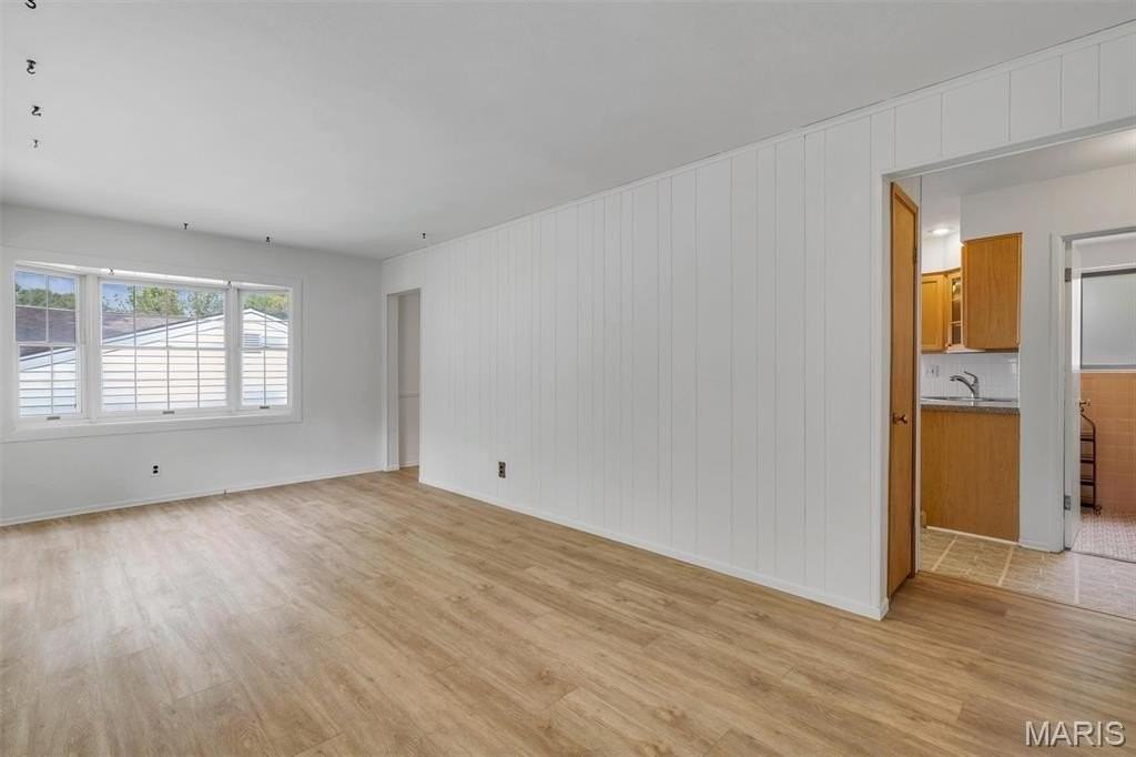 640 S Sappington Rd - Photo 7 of 37