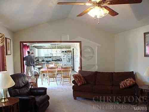 107 Harbor Pt - Photo 4 of 32