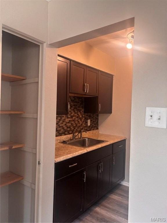 5601 Dewey Ave #107 - Photo 5 of 12