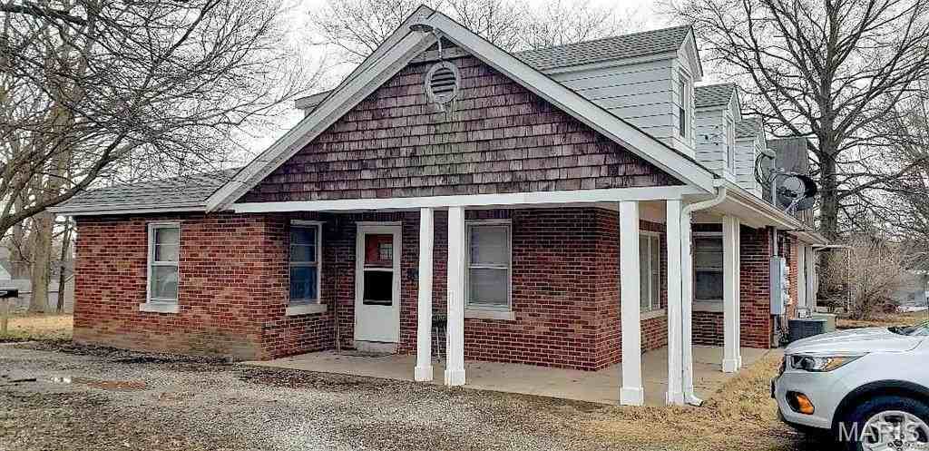 1308 Caseyville Ave - Photo 3 of 18
