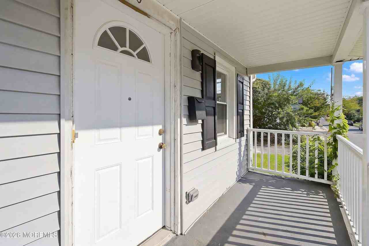 1310 Summerfield Ave - Photo 3 of 19