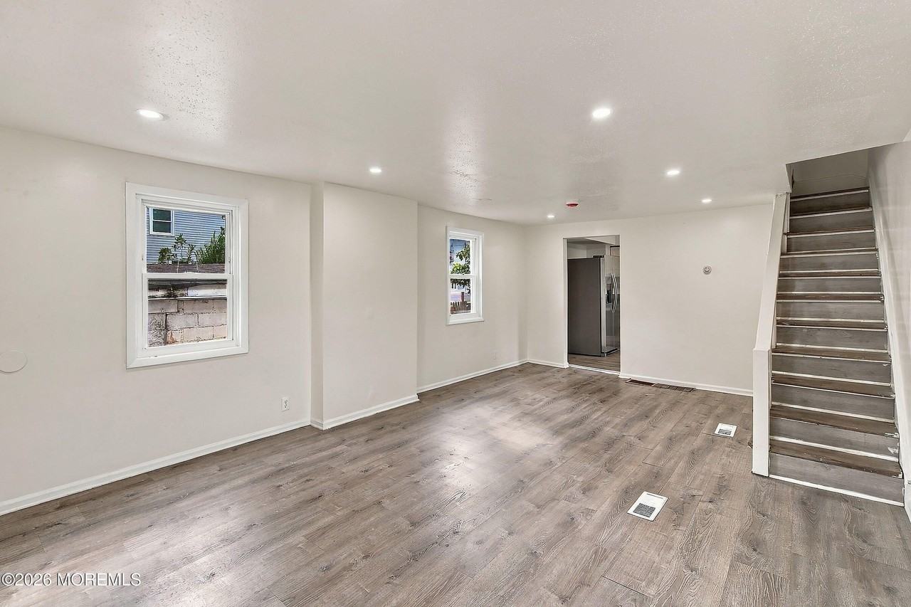 1310 Summerfield Ave - Photo 6 of 19