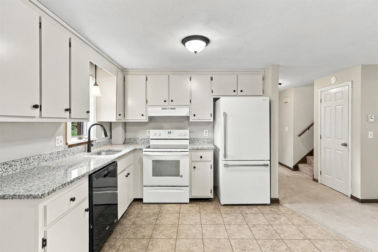 10 Ash St - Photo 4 of 27