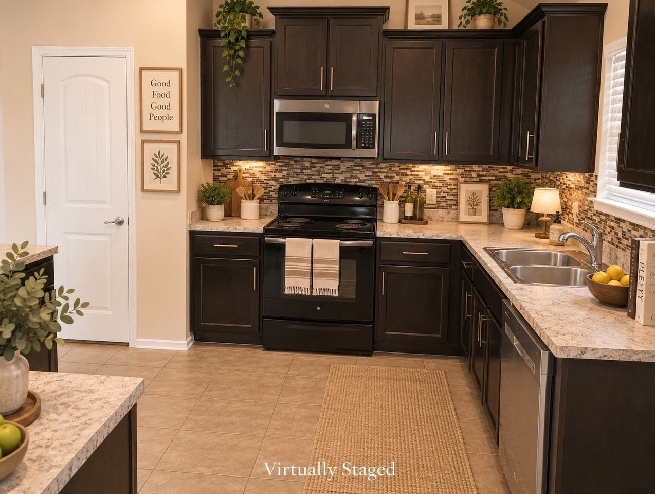 1817 Pecan Grove Dr - Photo 4 of 32