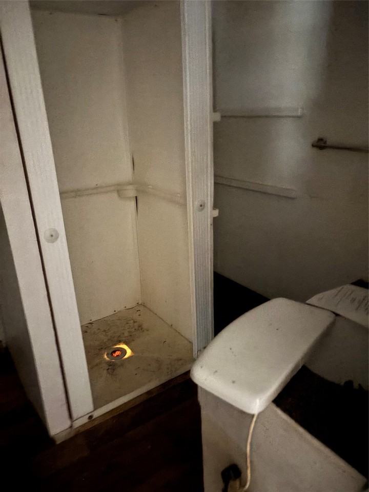 710 Black St - Photo 5 of 10