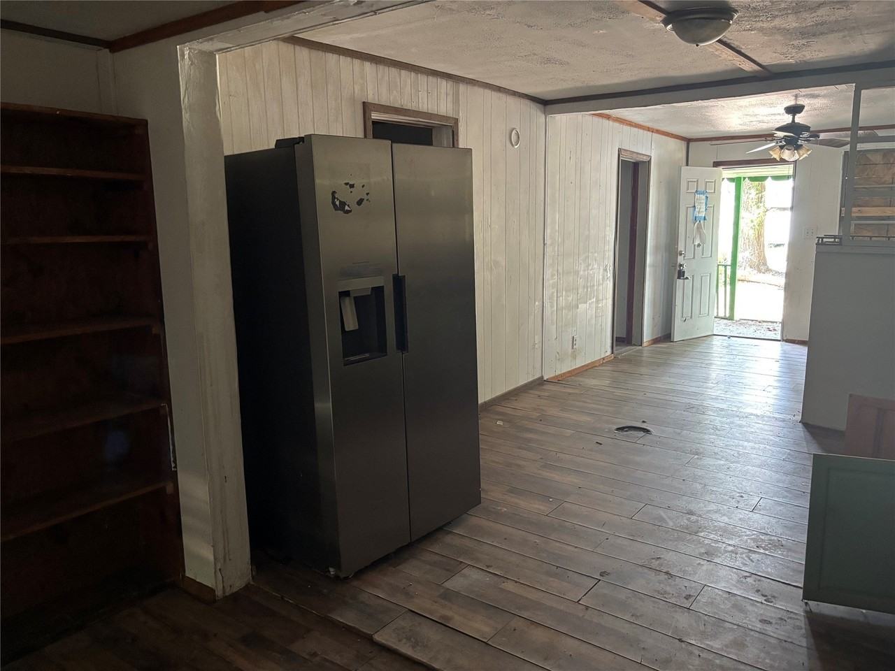 710 Black St - Photo 7 of 10