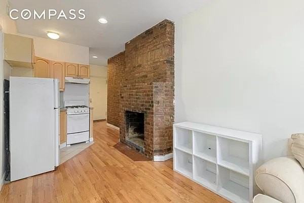 309 E 95th St #12 - Photo 2 of 4