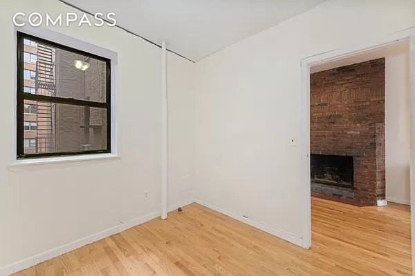 309 E 95th St #12 - Photo 3 of 4